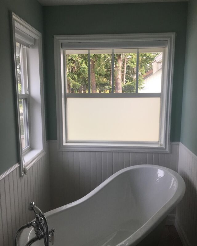 A bit too easy to see in this bathroom from the neighbors house. Frost film took care of the problem! Now this client can scrub in the tub without a worry, while still seeing the ocean on the left and trees on the right. 🏠🧼🛀🏼🖼🌊🌲